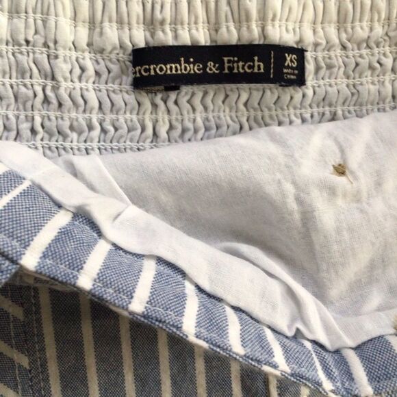 ABERCROMBIE & Fitch Blue & White Striped Button-Front Crop Top | Women’s Tank - Picture 4 of 9